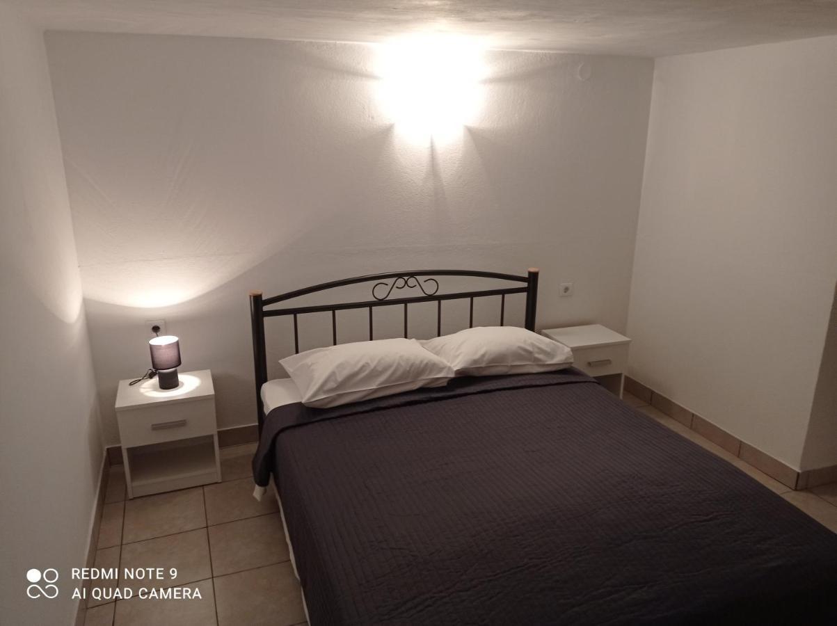 Studio Apartman Premantura Exterior foto